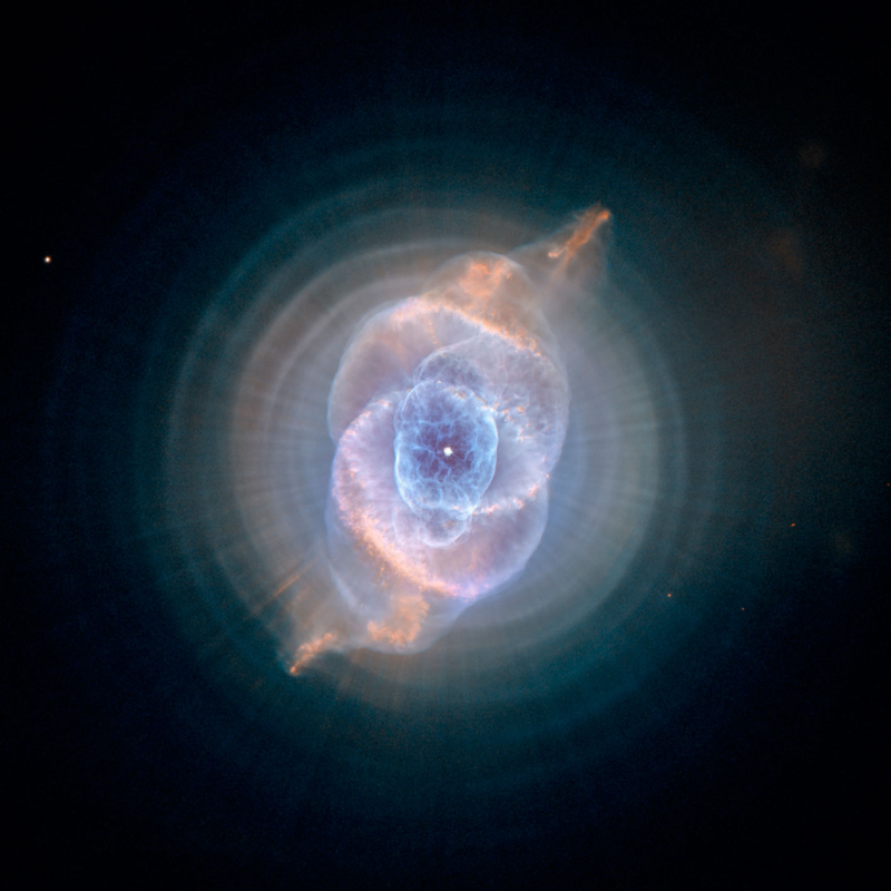 Illustration for article titled Ghostly Nebulae Haunt the Skies